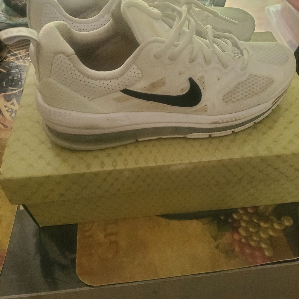 Men's size nike air force white and black.